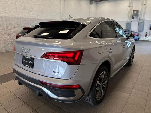 2022 Audi Q5 45 S line Premium Plus