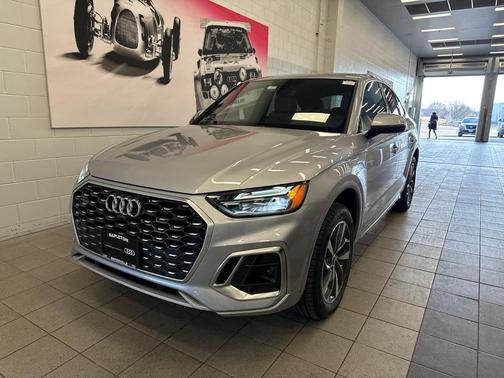 2022 Audi Q5 45 S line Premium Plus