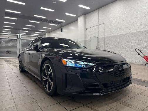 2023 Audi e-tron GT Premium Plus quattro