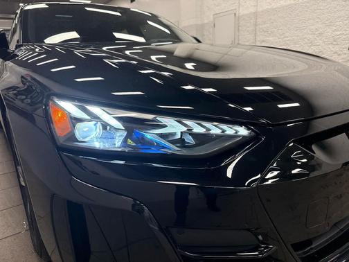 2023 Audi e-tron GT Premium Plus quattro