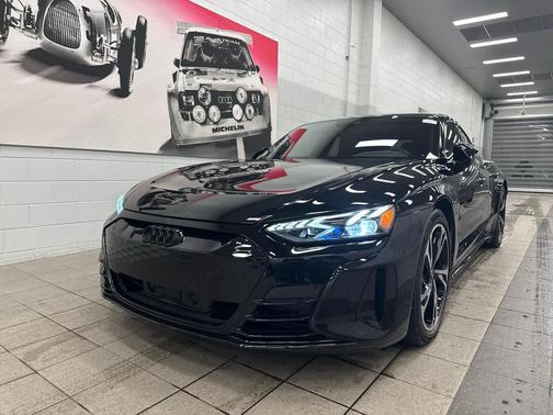 2023 Audi e-tron GT Premium Plus quattro