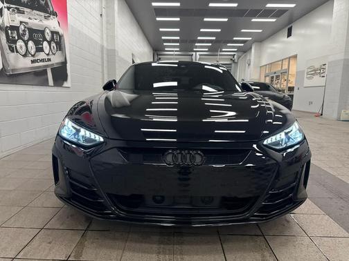 2023 Audi e-tron GT Premium Plus quattro