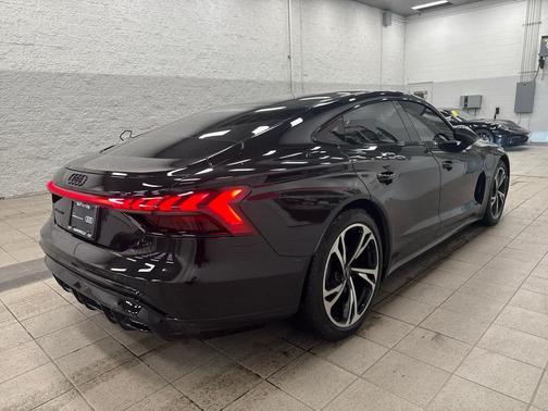 2023 Audi e-tron GT Premium Plus quattro