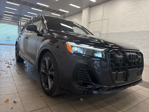2025 Audi Q7 55 Premium Plus