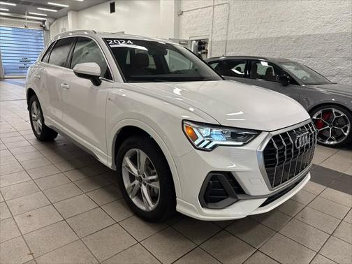 2024 Audi Q3 Premium 45 TFSI S line quattro Tiptronic