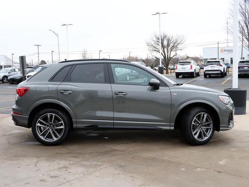 2025 Audi Q3 Premium 45 TFSI S line quattro Tiptronic