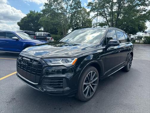 2022 Audi Q7 55 Premium Plus