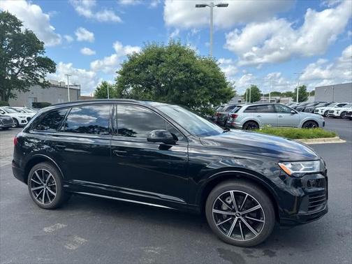 2022 Audi Q7 55 Premium Plus