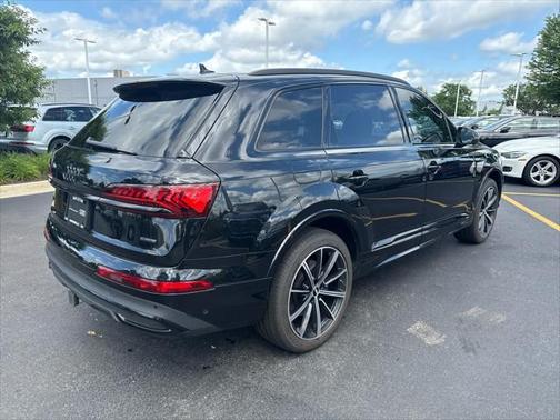 2022 Audi Q7 55 Premium Plus
