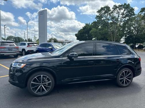 2022 Audi Q7 55 Premium Plus