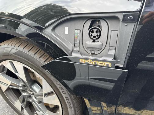 2023 Audi e-tron Sportback S line Premium Plus