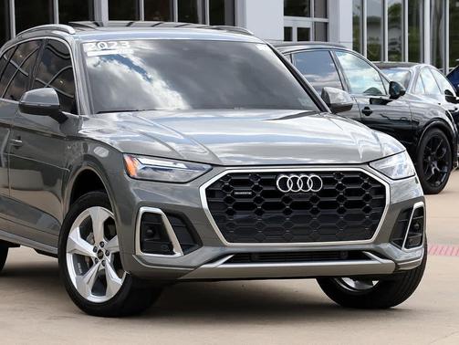 Chronos Gray Metallic 2023 Audi Q5 45 S line Premium Plus
