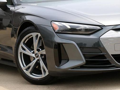 2022 Audi e-tron GT Premium Plus
