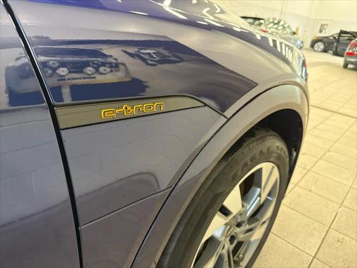 2022 Audi e-tron Premium