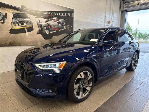 2022 Audi e-tron Premium