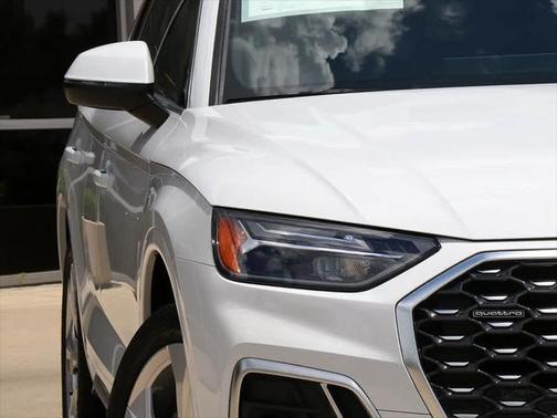 2024 Audi Q5 45 S line Premium