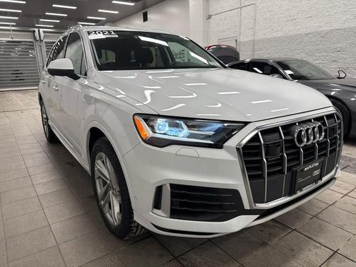 2022 Audi Q7 55 Premium Plus