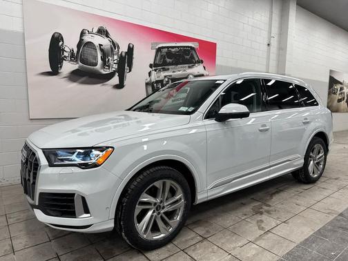 2022 Audi Q7 55 Premium Plus