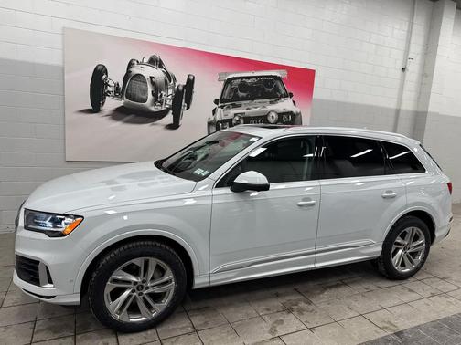 2022 Audi Q7 55 Premium Plus