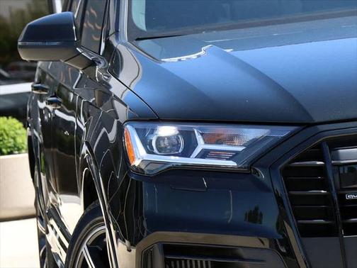 2022 Audi Q7 55 Premium Plus