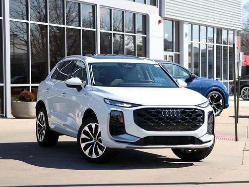 Glacier White Metallic 2026 Audi Q3 TFSI quattro S tronic