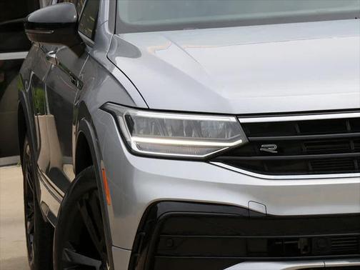 2023 Volkswagen Tiguan 2.0T SE R-Line Black 4MOTION