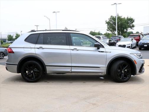 2023 Volkswagen Tiguan 2.0T SE R-Line Black 4MOTION