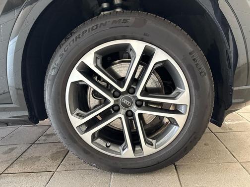 2025 Audi Q5 Premium TFSI quattro S tronic