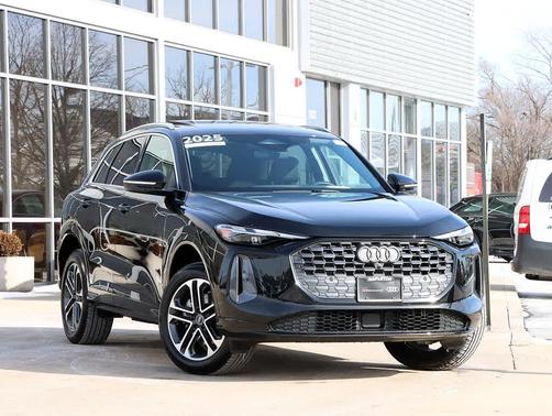 2025 Audi Q5 Premium TFSI quattro S tronic