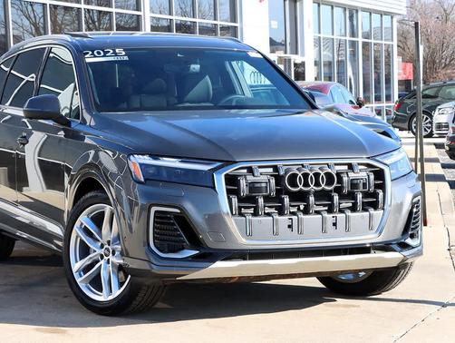 2025 Audi Q7 55 Premium Plus
