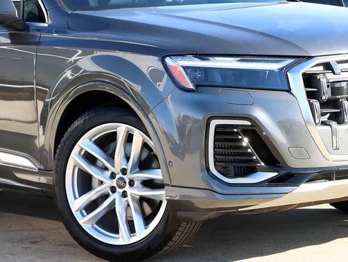 2025 Audi Q7 55 Premium Plus