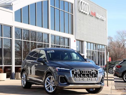 2025 Audi Q7 55 Premium Plus
