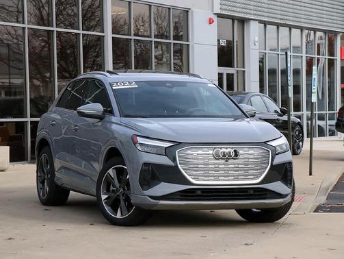 2022 Audi e-tron Premium Plus