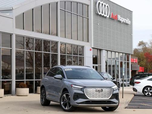 2022 Audi e-tron Premium Plus