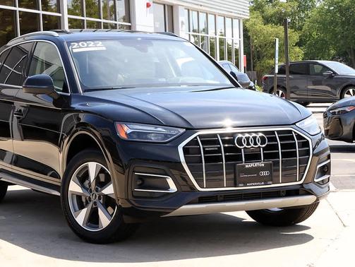 Mythos Black Metallic 2022 Audi Q5 40 Premium Plus