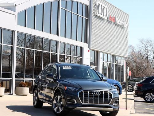 Manhattan Gray Metallic 2023 Audi Q5 40 Premium Plus