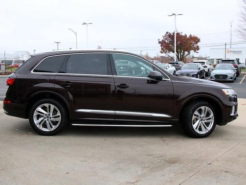2022 Audi Q7 55 Premium Plus