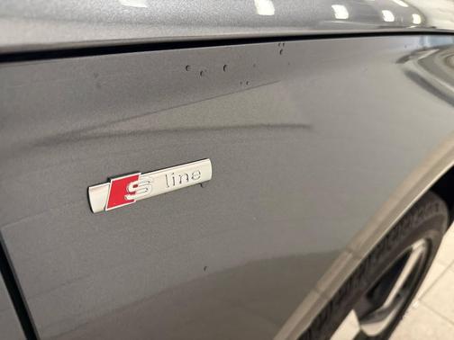 2022 Audi Q5 45 S line Premium Plus