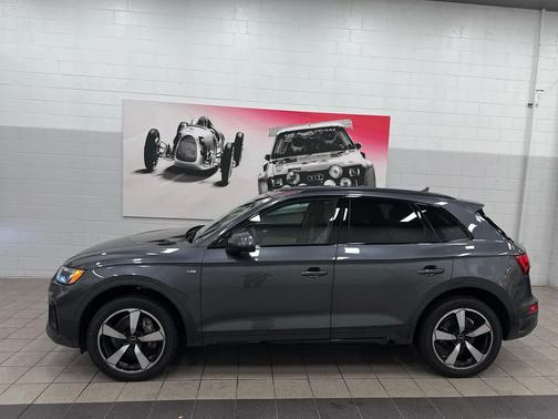 2022 Audi Q5 45 S line Premium Plus