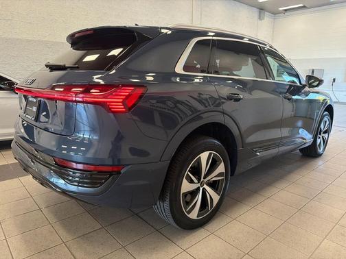 Plasma Blue Metallic 2024 Audi Q8 e-tron Premium Plus