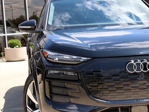 2025 Audi Q6 e-tron Premium Plus quattro