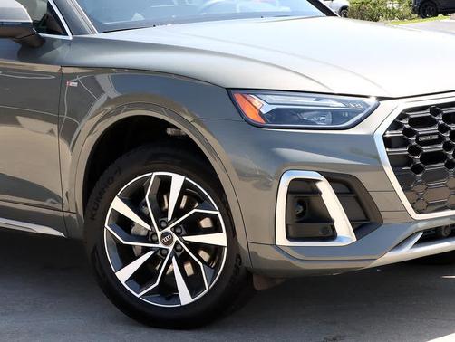 Chronos Gray Metallic 2023 Audi Q5 45 S line Premium
