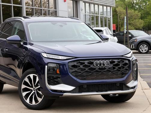 Navarra Blue Metallic 2026 Audi Q3 TFSI quattro S tronic