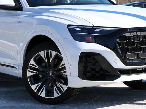 2025 Audi Q8 55 Premium Plus