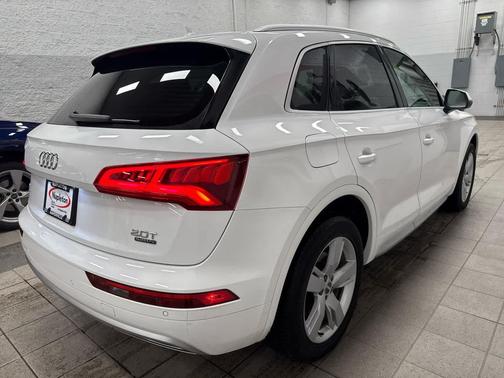 2018 Audi Q5 2.0T Premium Plus
