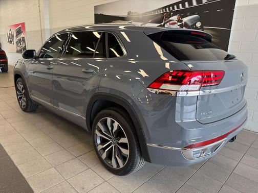 2023 Volkswagen Atlas Cross Sport 3.6L V6 SEL Premium R-Line