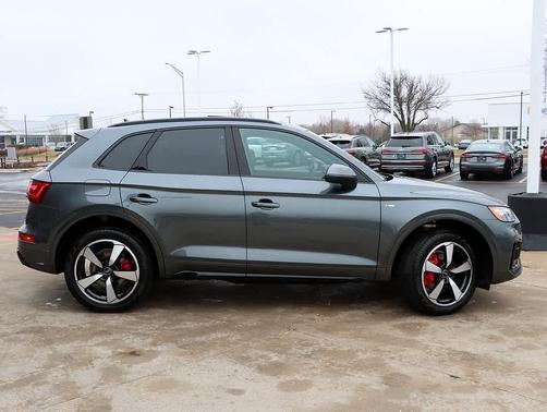 2024 Audi Q5 45 S line Premium Plus