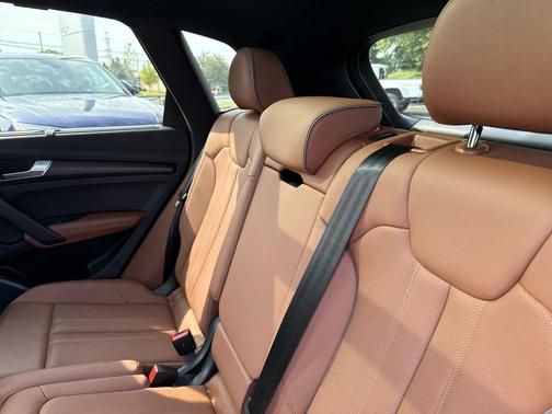 2023 Audi Q5 40 Premium Plus