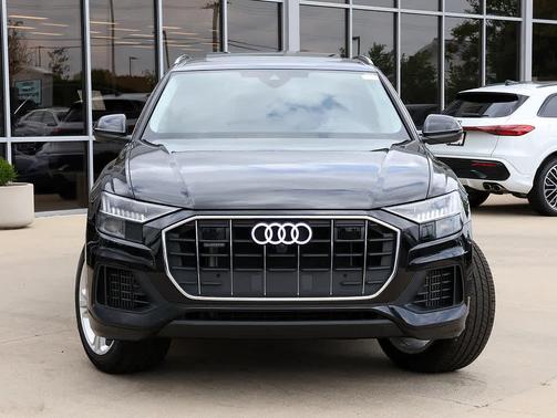 Mythos Black Metallic 2023 Audi Q8 55 Premium Plus