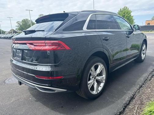 Mythos Black Metallic 2023 Audi Q8 55 Premium Plus